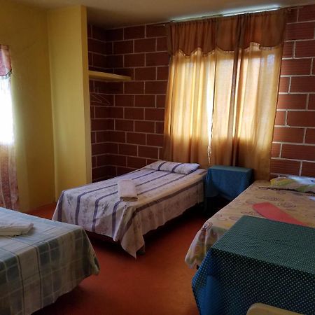 فندق Casa De Alexis بويرتو بكويريزو مورينو المظهر الخارجي الصورة