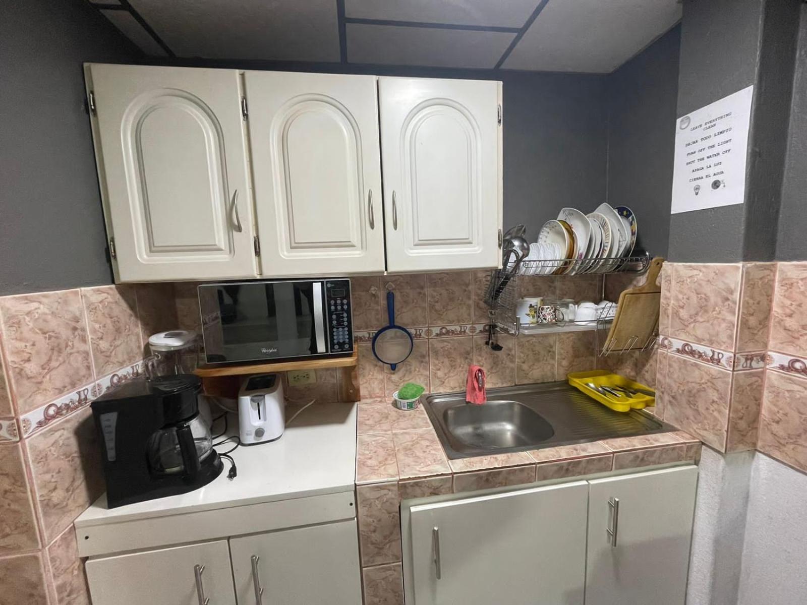فندق Casa De Alexis بويرتو بكويريزو مورينو المظهر الخارجي الصورة